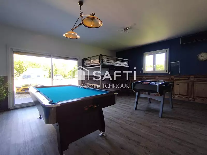 Maison, 183 m²