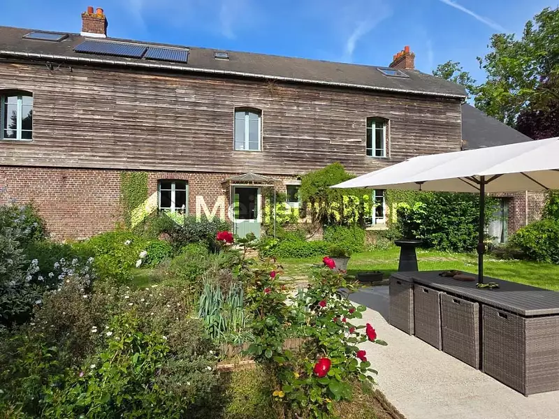Maison, 275 m²