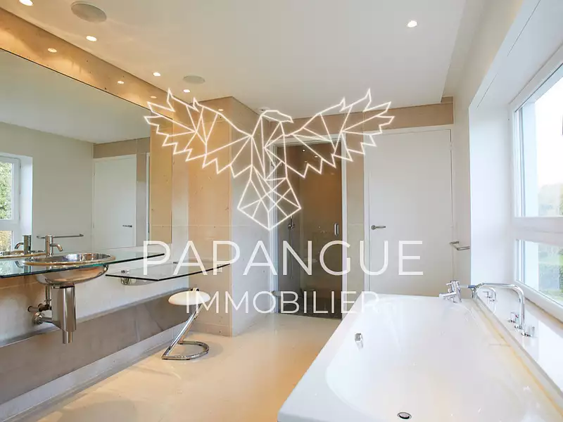 Maison, 248 m²