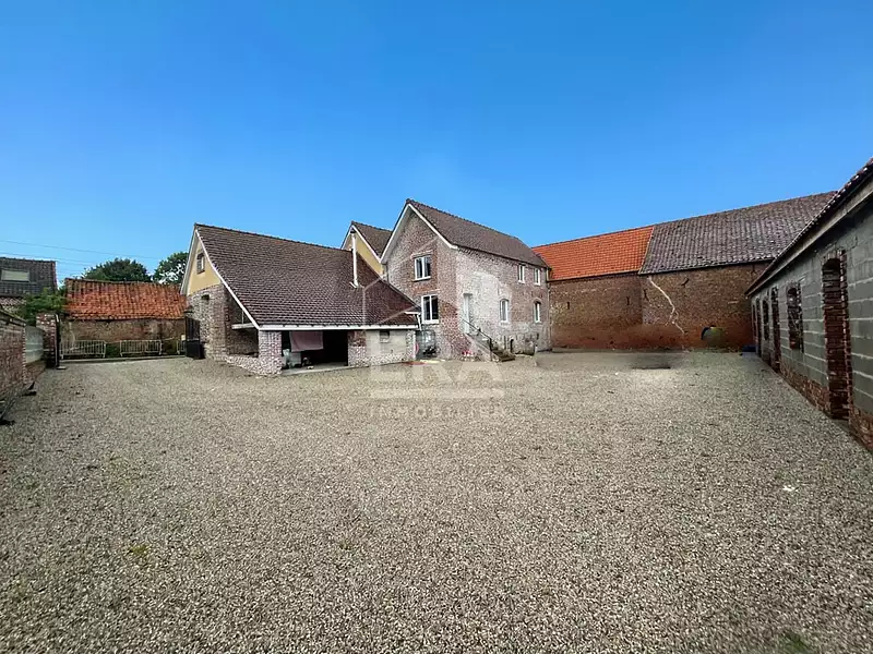 Maison, 253 m²
