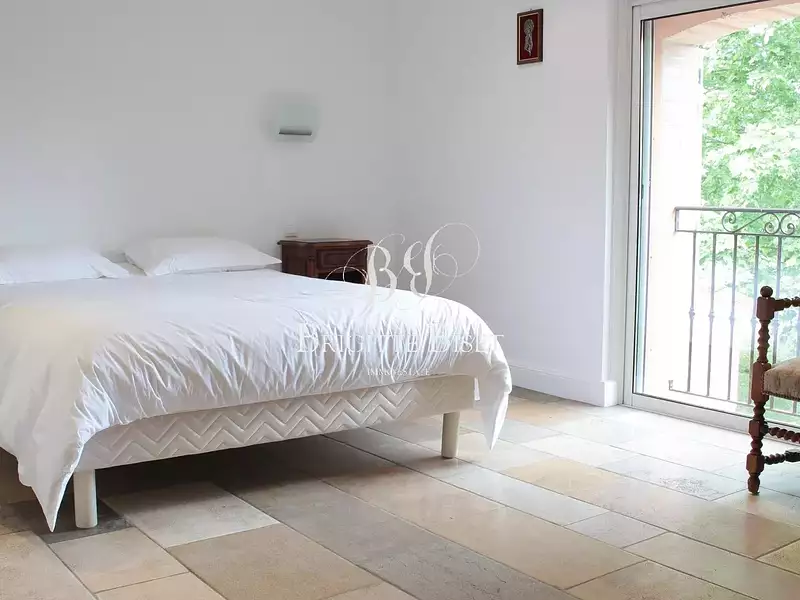 Maison, 311 m²
