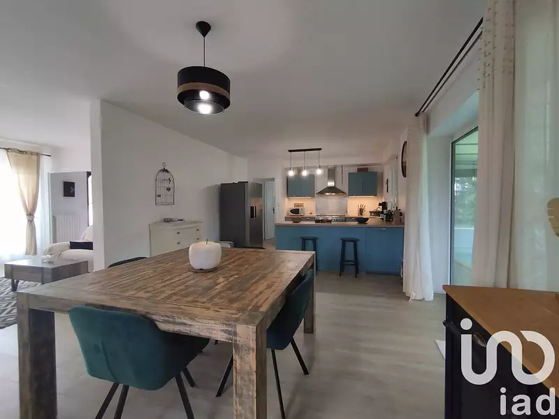Maison, 196 m²