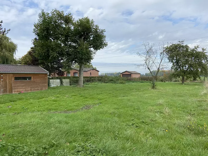 Terrain, 1 742 m²