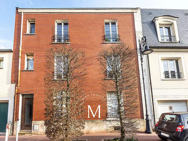 Immeuble, 251,74 m²