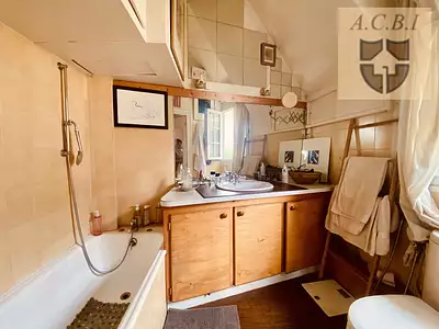 Maison, 255 m²