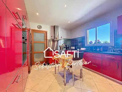 Maison, 161 m²