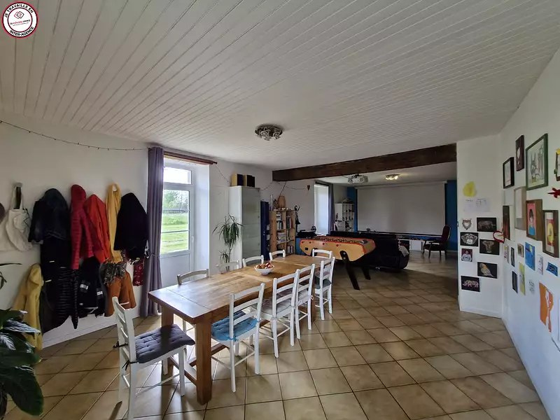Maison, 195 m²