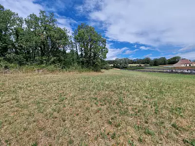 Terrain, 12 100 m²