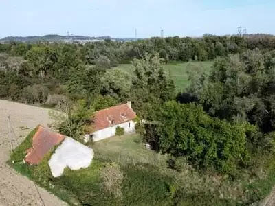 Maison, 1 225 m²