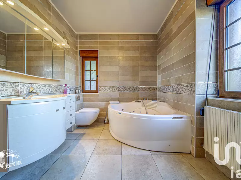 Maison, 251 m²