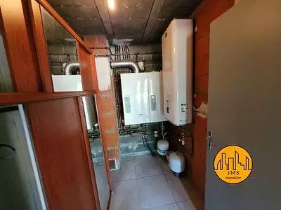 Maison, 240 m²