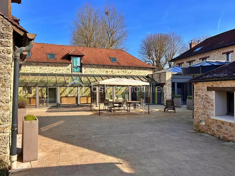 Maison, 785 m²