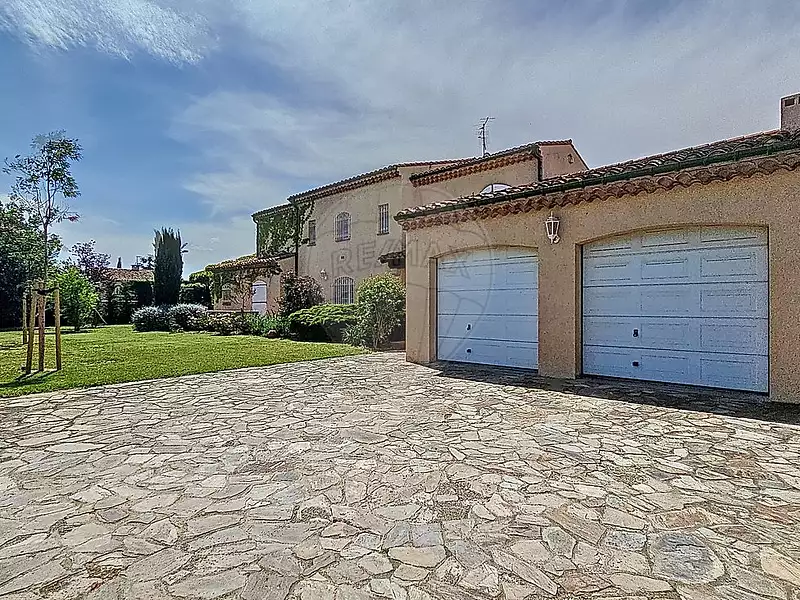 Maison, 310 m²