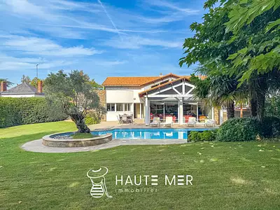 Maison, 246 m²