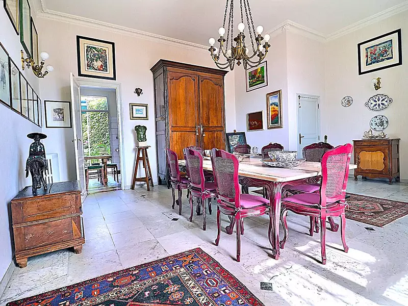 Maison, 250 m²