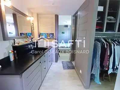 Maison, 235 m²