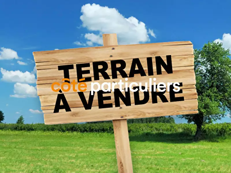 Terrain, 700 m²