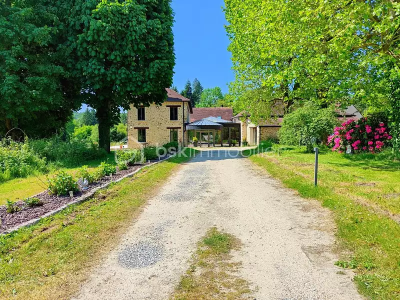 Maison, 785 m²