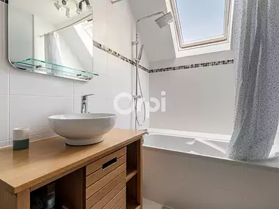 Maison, 166 m²