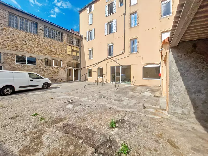 Divers, 466 m²
