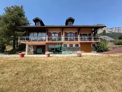 Maison, 331,84 m²