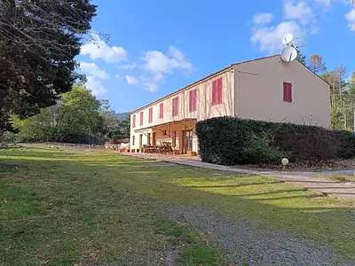 Maison, 950 m²