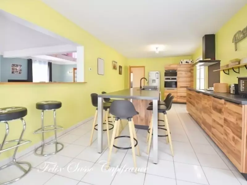 Maison, 220 m²