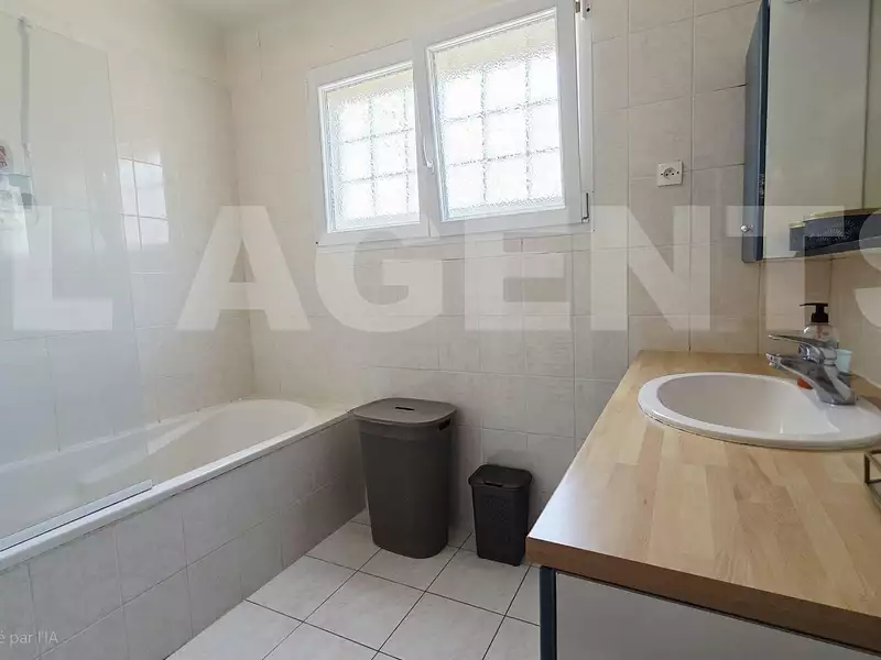 Maison, 163 m²