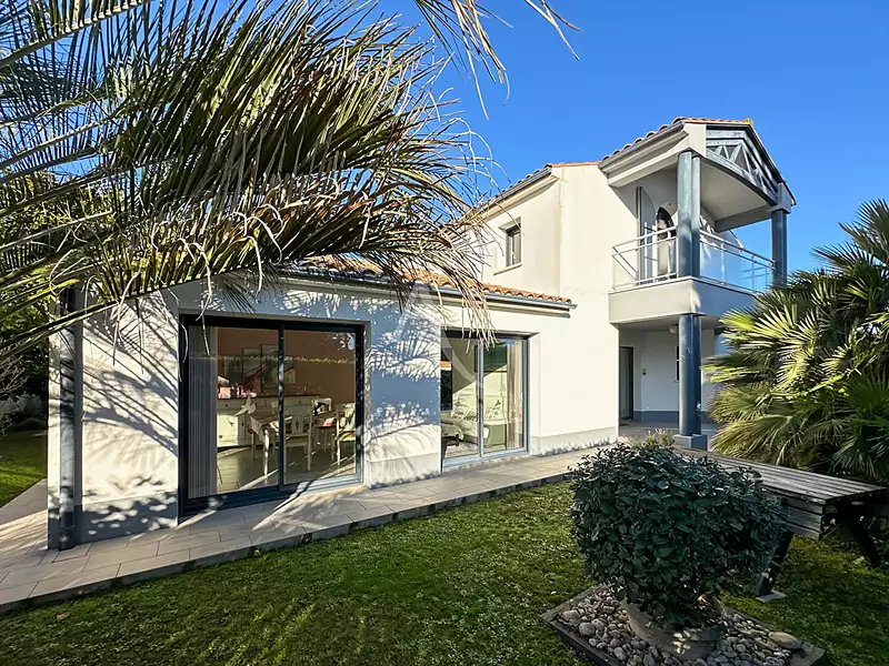 Maison, 216,66 m²