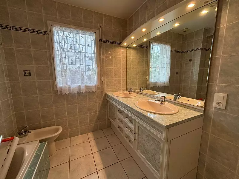 Maison, 143 m²