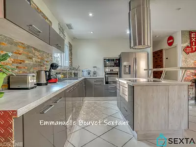 Maison, 225 m²