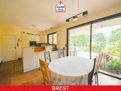 Maison, 248 m²