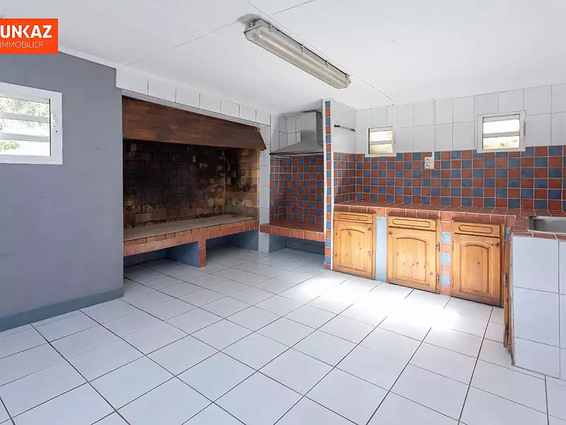 Maison, 220 m²