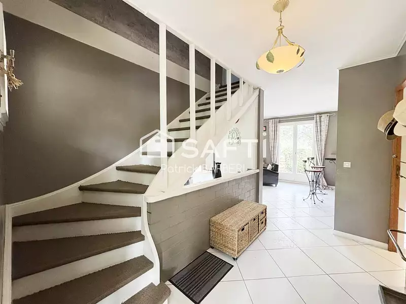 Maison, 254 m²