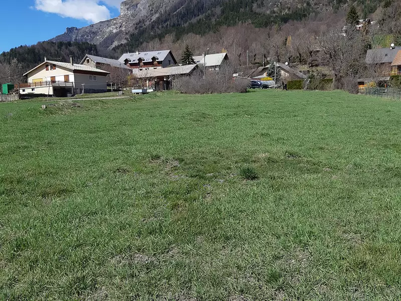 Terrain, 1 007 m²