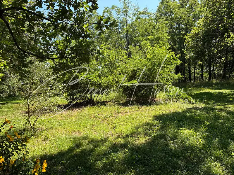 Terrain, 1 700 m²