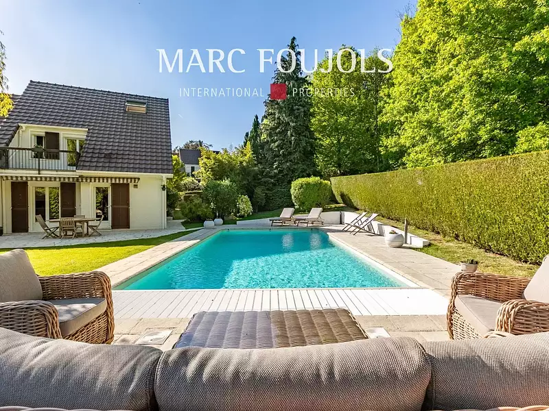 Maison, 221 m²