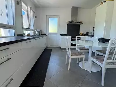 Maison, 240 m²