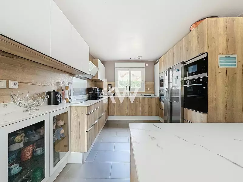 Maison, 284 m²