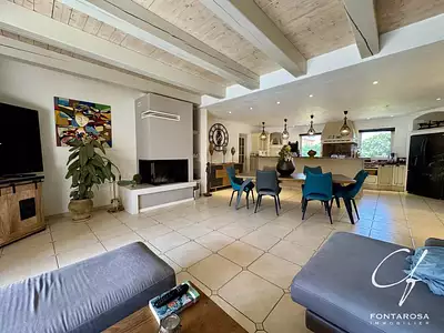 Maison, 278 m²