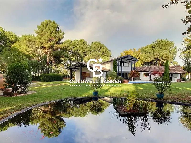Maison, 230 m²