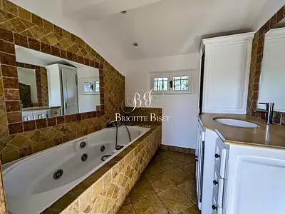 Maison, 311 m²