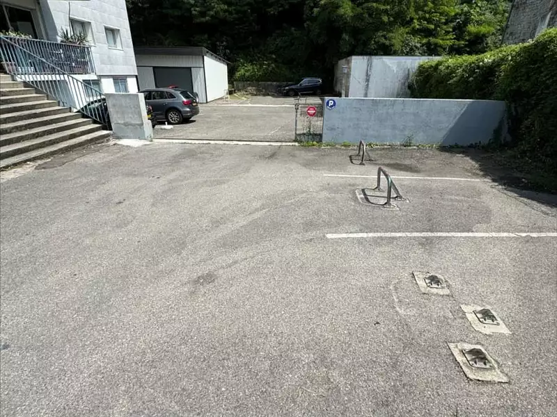 Parking, 813 m²