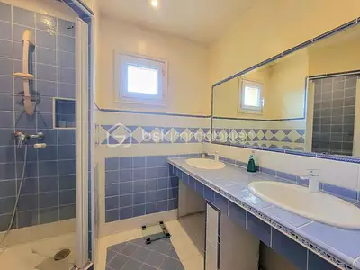 Maison, 240 m²
