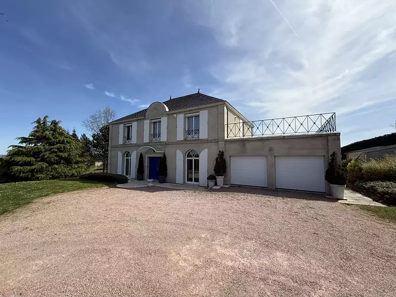 Maison, 240 m²