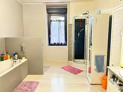 Maison, 240 m²