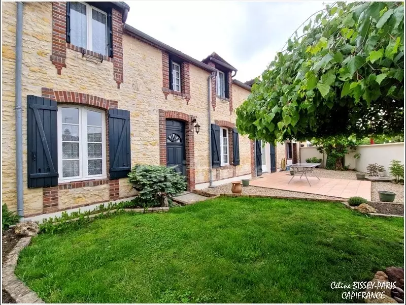 Maison, 176 m²
