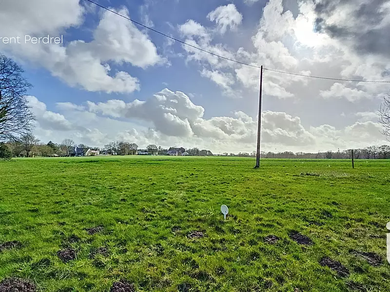 Terrain, 687 m²
