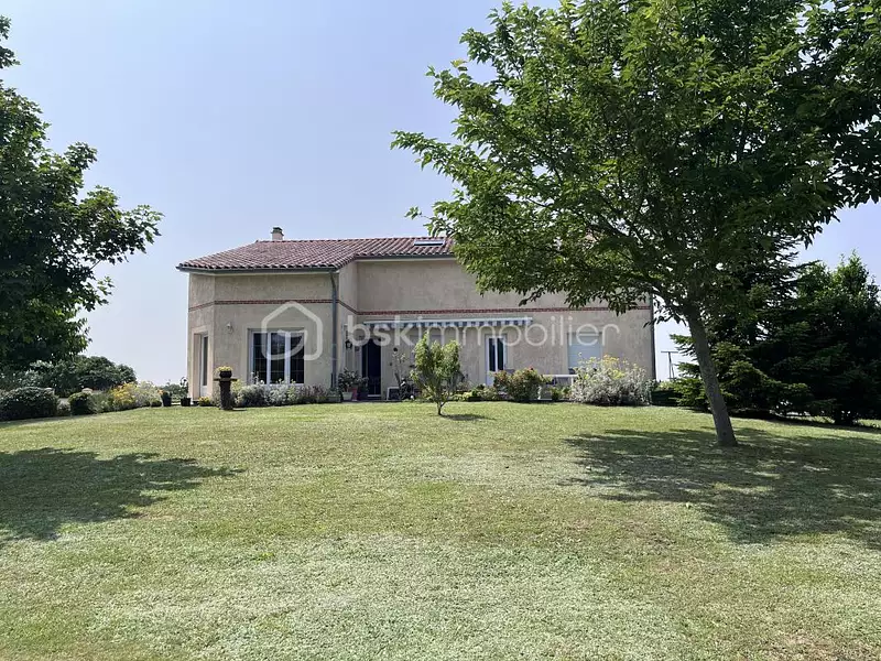 Maison, 270 m²