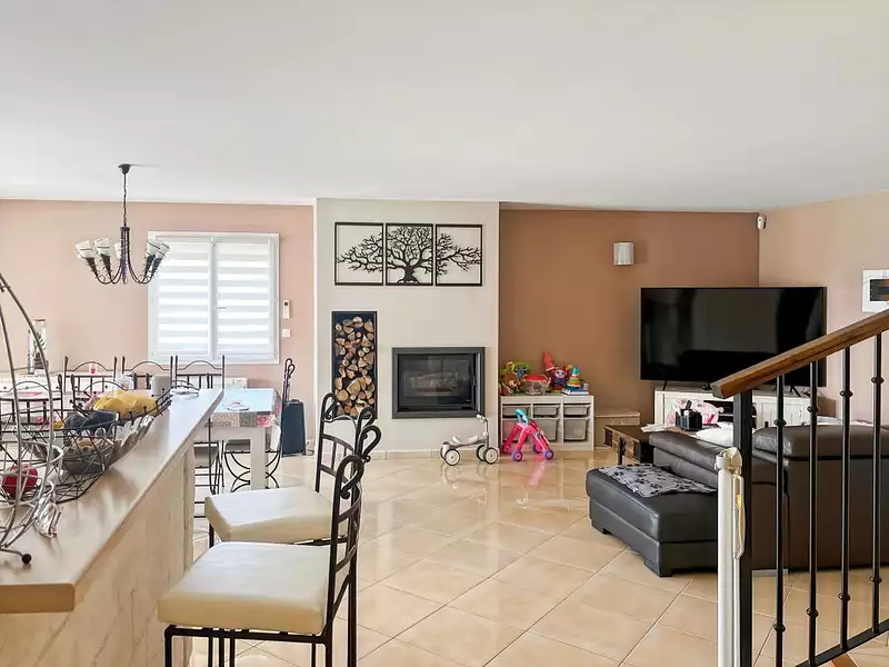 Maison, 235 m²
